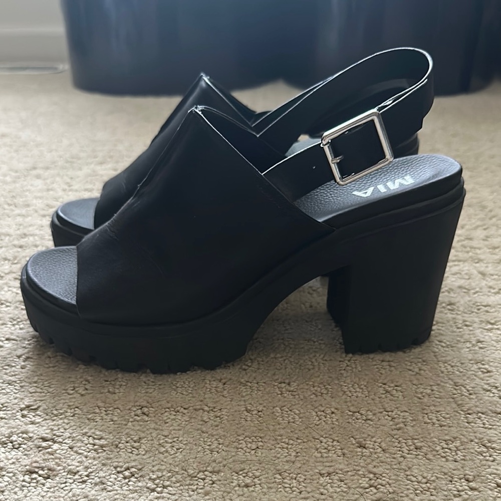 MIA Black Platform Slingback Sandals
